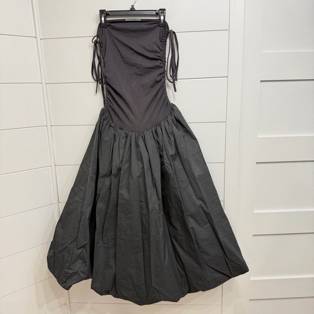 Amy Lynn Alexa Dark Gray Puffball Midi Dress Size Medium 23750 - Picture 7 of 14
